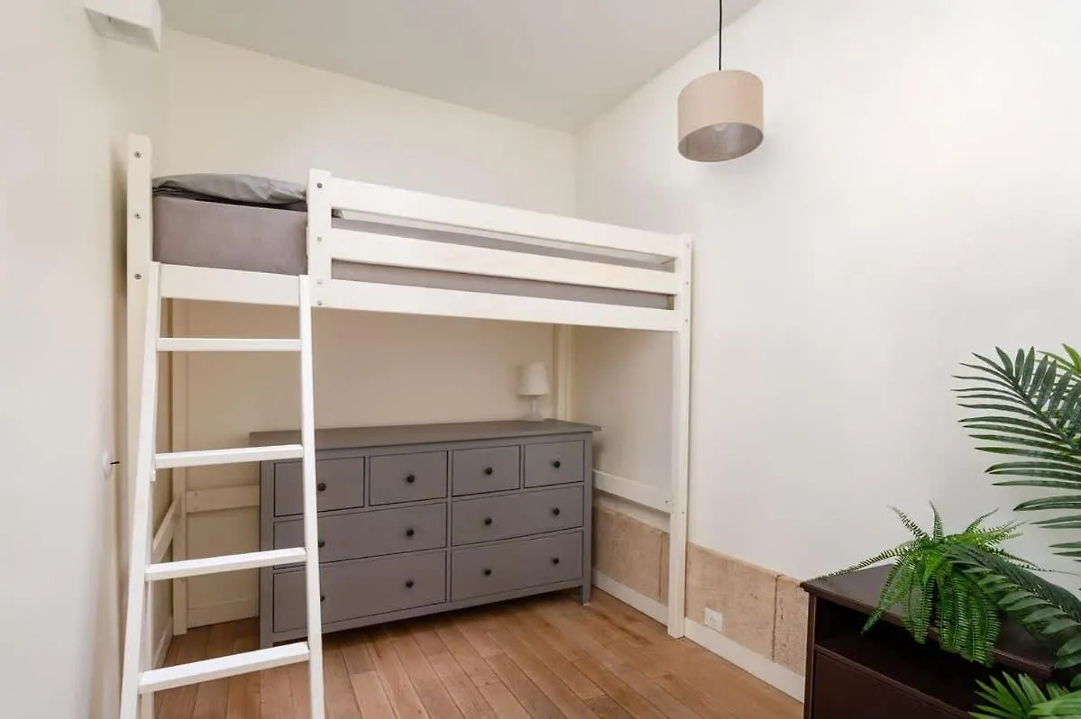 3 Bedrooms - Best Part Of Saint-Germain-Des Pres Paris Apartment